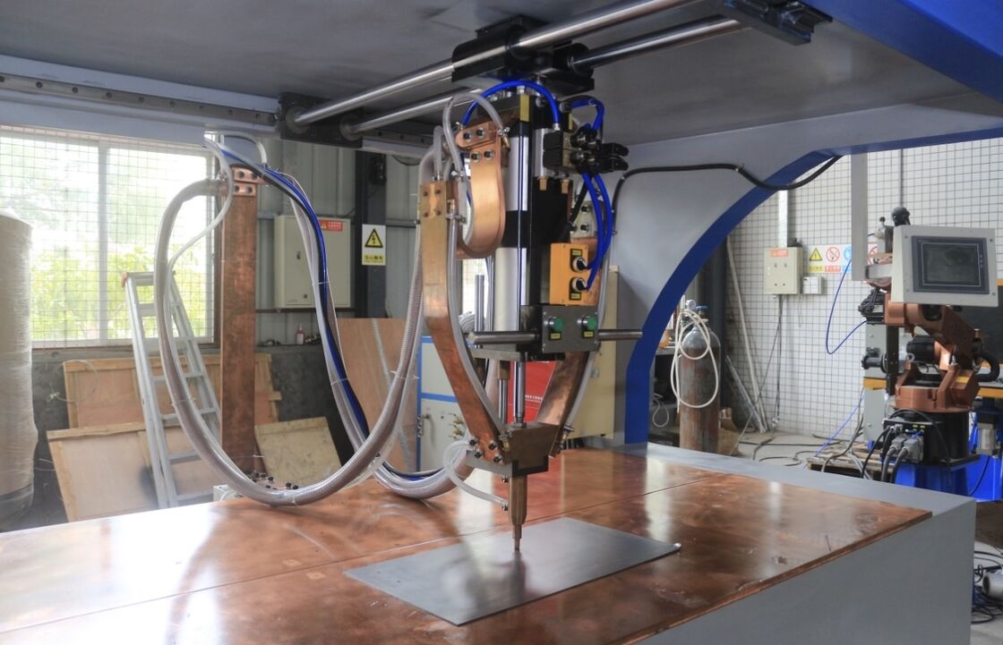 Table Spot Welding Machine with Intelligent Touch Screen Controller for Precision Bending and 3.0+3.0 MM Welding Thickness