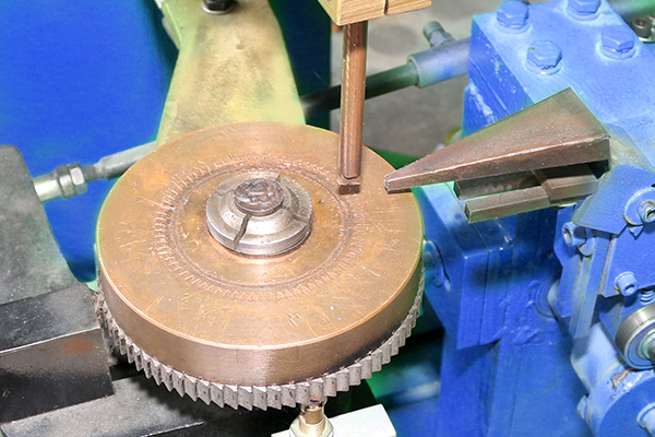 華城自動車ラッチ溶接装置 安全な車両ロックのための信頼性の高い溶接 4